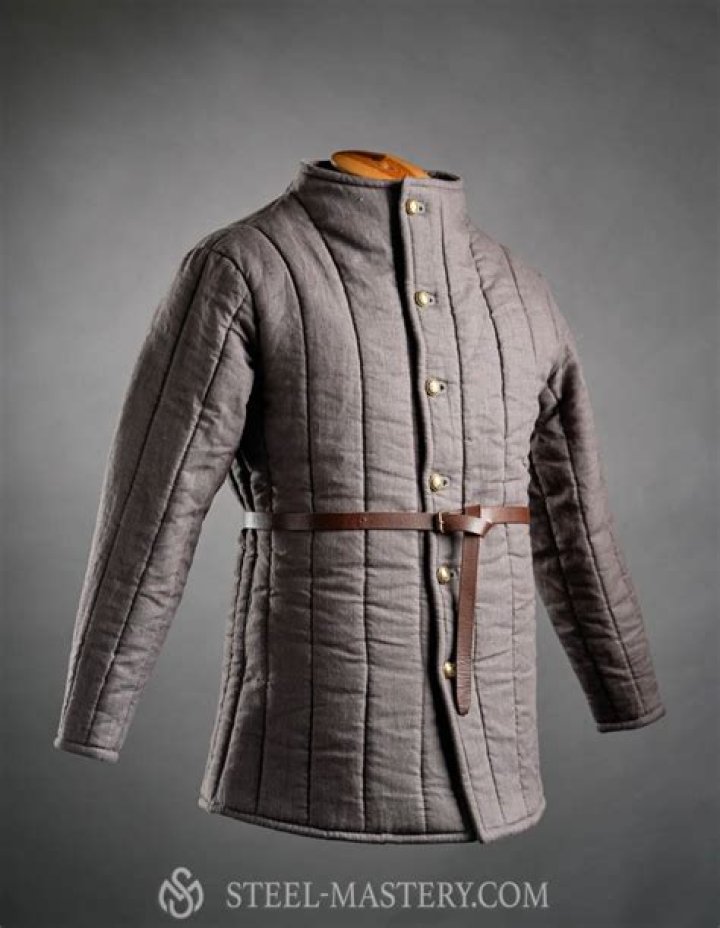 How is gambeson made?